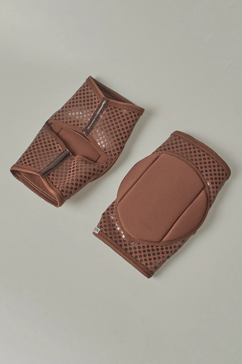 Queen Grippy Kneepads - Cacao 5 Queen Grippy Kneepads - Cacao - Image 5