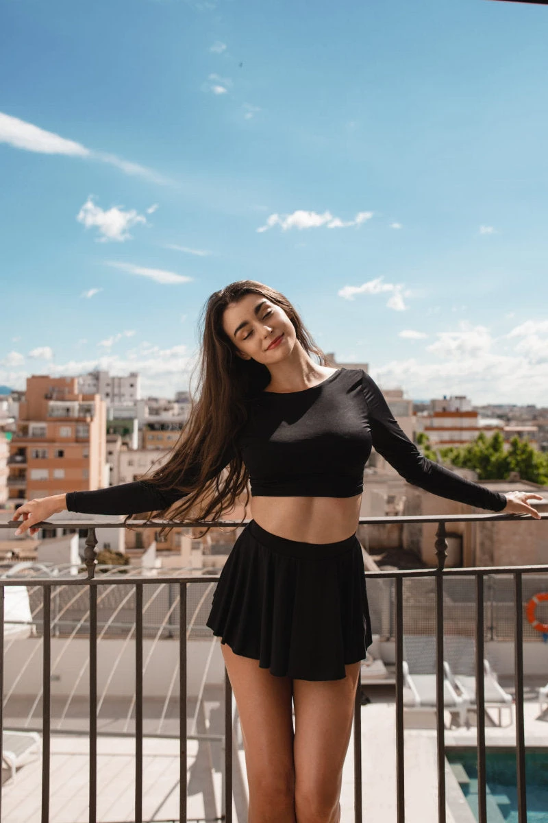 REV ACTIV Twist Top - Black 3 REV ACTIV Twist Top - Black - Image 3