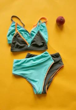 Exo Wear Triangle Top - Blue -Radi Style Shop IMG 0088 cbe9a890 0cab 419e a322 b77f367eed50