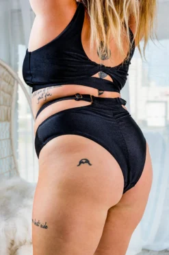 Chantay Polewear Pretzel 2-way Top - Noir -Radi Style Shop IMG 2620 1