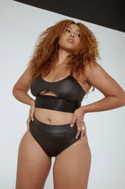 CXIX Riding Solo Sports Bra - Black 14 CXIX Riding Solo Sports Bra - Black -Radi Style Shop Riding Solo Top Bottoms Black Active wear Poledance dance Aerialist 2