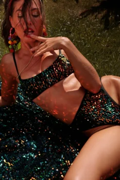 Rolling Vento Top - Rainbow Sequin